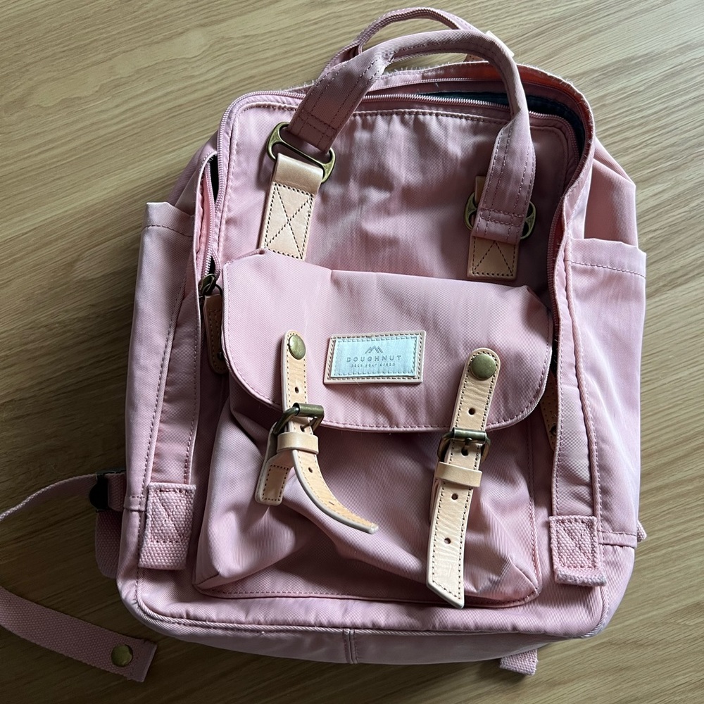 Doughnut Macaroon Backpack Mauve